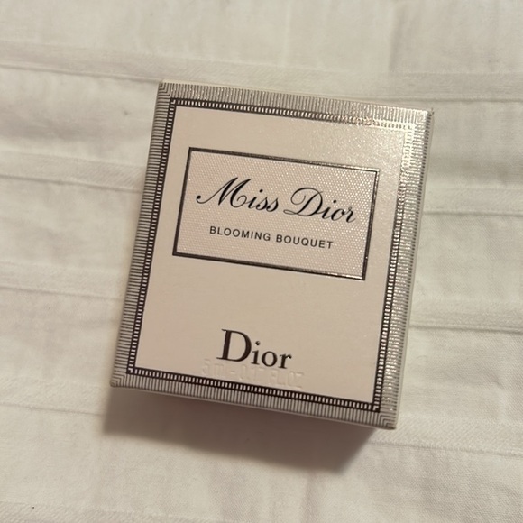 MINI Miss Dior blooming bouquet - Picture 3 of 4